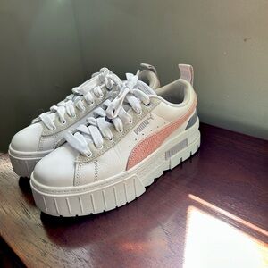Puma Mayze Platform Low Top Sneakers - Size 6 1/2